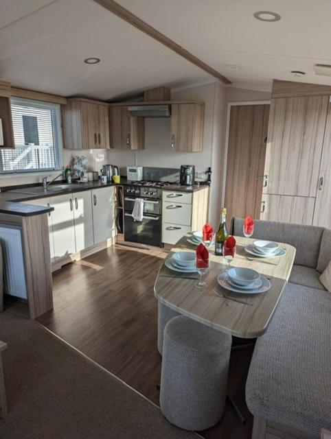 Hotel Sleeps 6 Modern And Bright Caravan Littlesea Haven Weymouth Zewnętrze zdjęcie